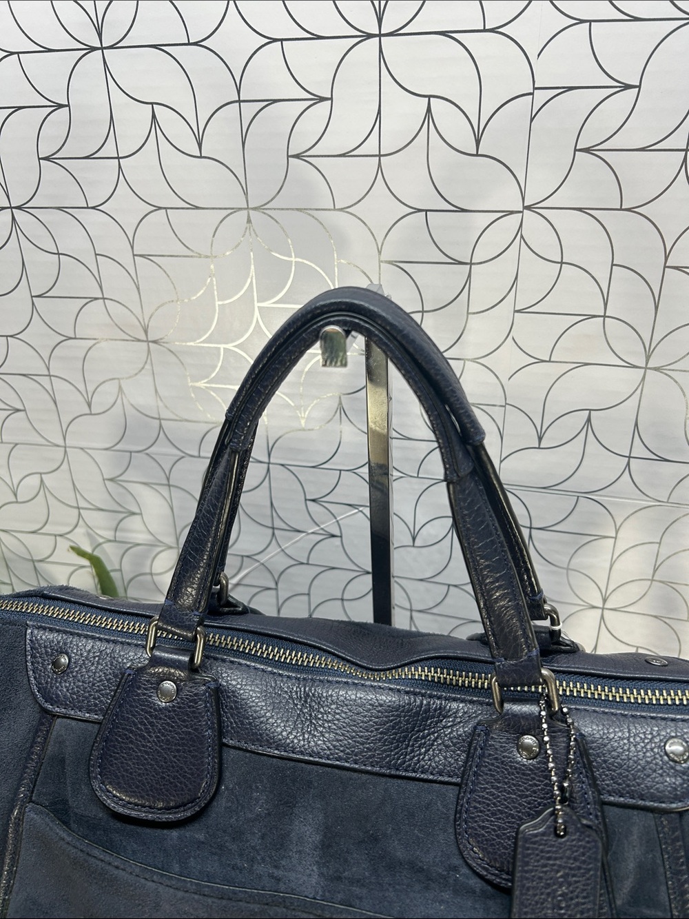 5467 Coach Navy Suede Leather Mickie tote Bag 265975467 - Picture 9 of 13